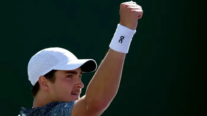 Agora é pedreira: João Fonseca irá enfrentar Jannik Sinner, número 2 do mundo, na próxima rodada de Indian Wells ...