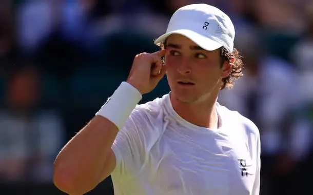 Brasileiro supera o americano em sets diretos e terá o número 2 do mundo como próximo adversário no Masters 1000 disputado ...