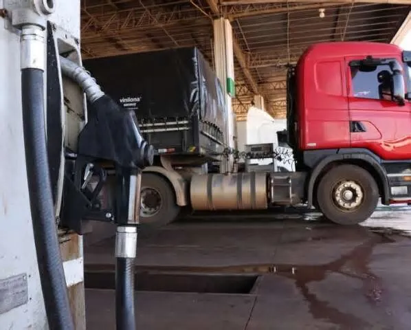 O estado de Mato Grosso do Sul aderiu a parte das medidas propostas pelo governo federal para conter a alta dos combustíveis ...