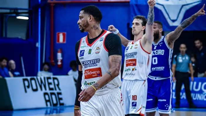 Embalado pelas duas vitórias em sequência, contra Vasco e Cruzeiro, o Caxias do Sul Basquete encerra sua jornada dupla em ...