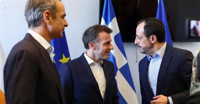 O presidente francês, Emmanuel Macron, declarou nesta segunda-feira (9), no Chipre, que está preparando uma futura missão ...
