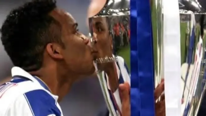 O ex-jogador do Bahia Carlos Alberto foi expulso do Alphaland Residence Club, condomínio onde morava no Rio de Janeiro. A ...