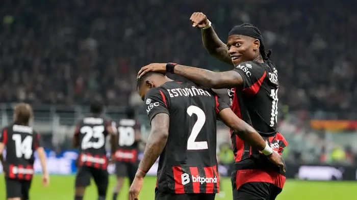 Triunfo por 1-0, com Leão a titular ...