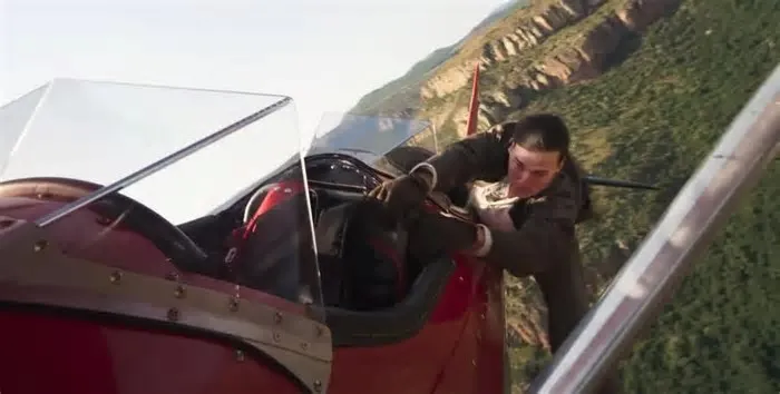 O ator Tom Cruise foi ovacionado ao receber o troféu de Melhor Ator na 53ª edição do Saturn Awards por sua atuação de ‘Missão ...