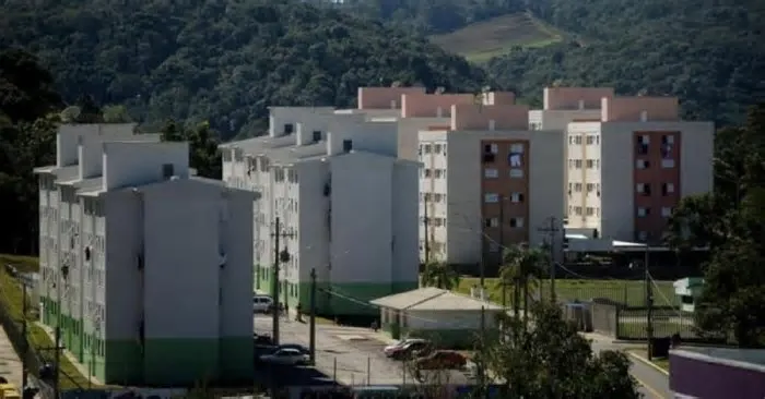 Informações sobre a situação do Programa A Casa é Sua, no Loteamento Campos da Serra, foram solicitadas pela vereadora Daiane ...