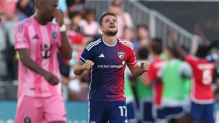 A expectativa de enfrentar Lionel Messi nos Estados Unidos acabou se transformando em frustração para Ramiro, ex-Grêmio e ...