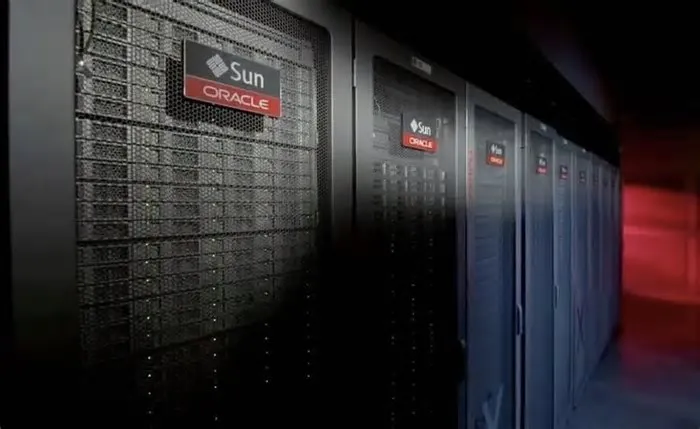 Oracle projeta faturamento de US$ 90 bilhões para 2027 e afirma que o boom da inteligência artificial está longe de acabar.