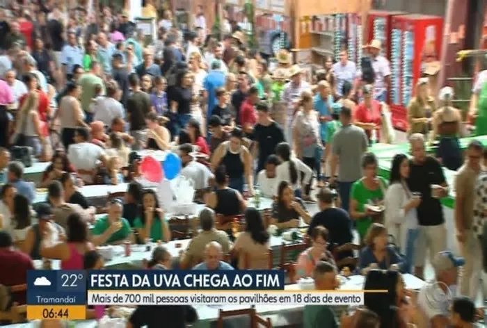 Evento distribui 150 toneladas da fruta e atrai 700 mil visitantes. © Copyright 2000-2026 Globo Comunicação e Participações S ...