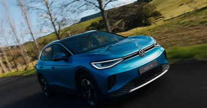A Volkswagen confirmou que o ID.4 será vendido oficialmente no Brasil ainda em 2026. O SUV elétrico, que até então era ...
