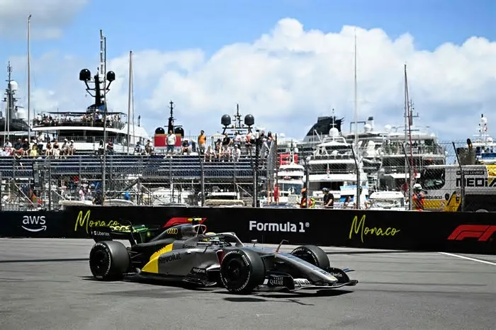 No primeiro dia de treinos para o GP de Mônaco, a Ferrari dominou, com Charles Leclerc liderando a primeira sessão. Gabriel ...
