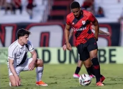 Erros contínuos colocam a Ponte Preta perto do rebaixamento ainda no primeiro turno da Série B do Brasileirão. São nove ...