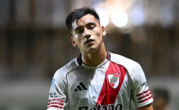 O Flamengo observa o mercado atrás de contratações e Ian Subiabre, jovem promessa do River Plate, foi oferecido ao clube ...