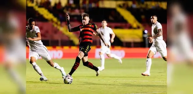 Leão vencia por 1 a 0 até os 50 minutos do segundo tempo, mas sofreu o castigo em cobrança de escanteio e deixou o campo sob ...