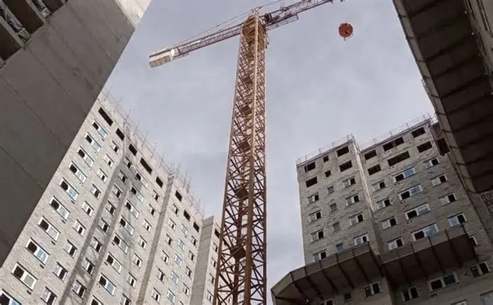 O JPMorgan revisou suas estimativas para o setor de construção residencial no Brasil e elevou a recomendação de Cury (CURY3) ...