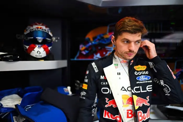 Max Verstappen voltou a alimentar os rumores sobre seu futuro na Fórmula 1. Desta vez, o holandês participou de uma reunião ...