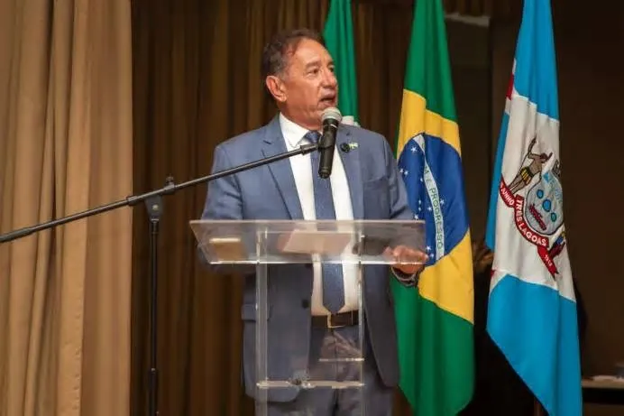 Presidente da Assembleia Legislativa de Mato Grosso do Sul recebeu o título de Cidadão Três-Lagoense e destacou a força ...