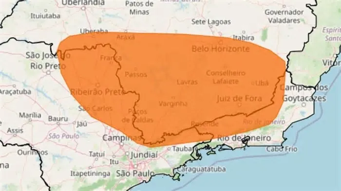 Previsão indica chuvas intensas para os três estados e aviso é válido até às 23h59 desta sexta-feira (12); mais de 600 ...