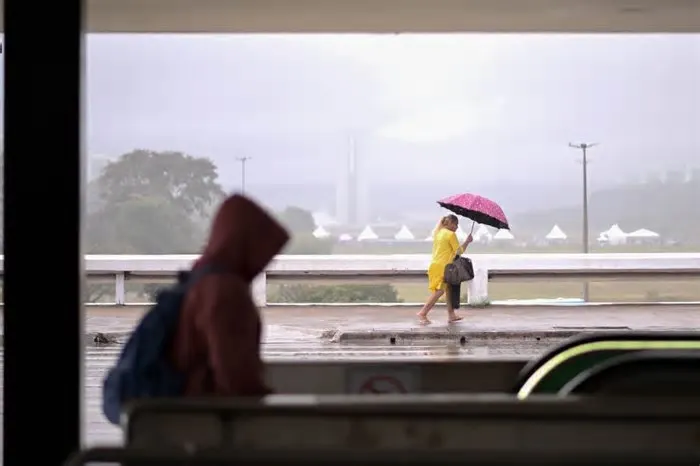 Segundo o Inmet, previsão para a partida da Seleção Brasileira neste sábado (13/6) inclui pancadas de chuva e trovoadas ...