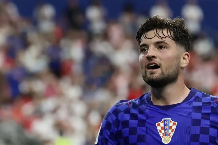 Destaque contra a Inglaterra, meia de 23 anos desponta como um dos rostos da renovação croata após destaque no Dínamo Zagreb ...