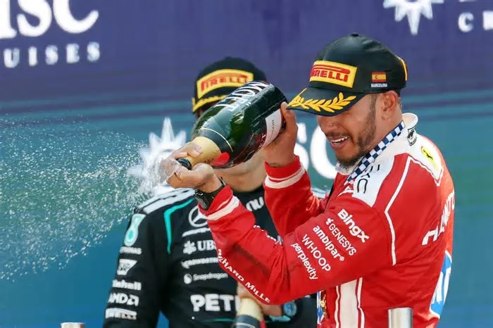 Lewis Hamilton venceu o GP de Barcelona e conquistou sua primeira vitória com a Ferrari. Russell e Lando Norris completaram o ...
