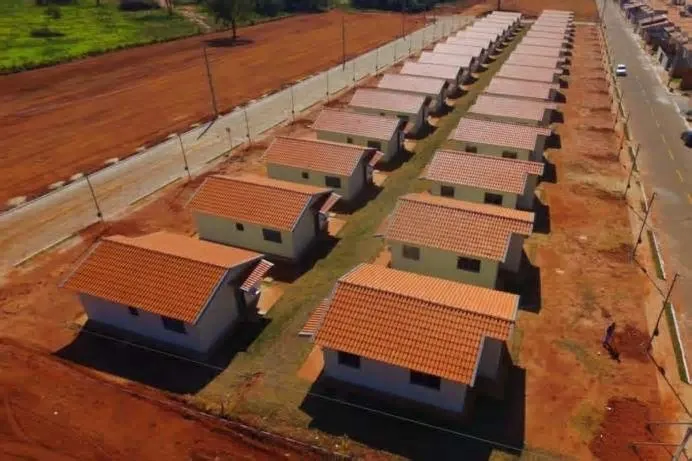 A Agência de Habitação Popular de Mato Grosso do Sul (Agehab) publicou na última quarta-feira (3) uma relação com ...