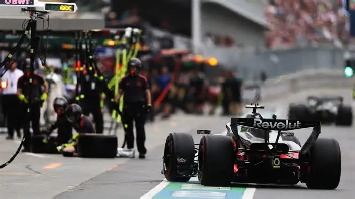 Após o GP de Mônaco, a Audi escalou Paul Aron para iniciar o cumprimento da exigência da Fórmula 1, no lugar de Hulkenberg e ...