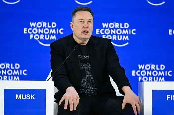 Elon Musk se tornou, na sexta-feira (12), o primeiro trilionário da história, após o IPO da SpaceX na Nasdaq elevar sua ...