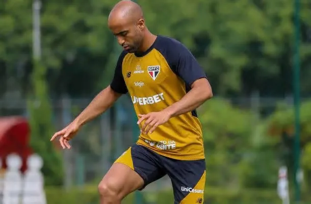 Lucas Moura deu mais um passo importante na recuperação da cirurgia para corrigir a ruptura completa do tendão de Aquiles da ...