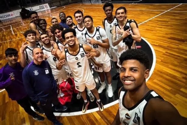 O Corinthians está na final da Copa São Paulo de Basquete, mesmo tendo optado por disputar a competição organizada pela ...
