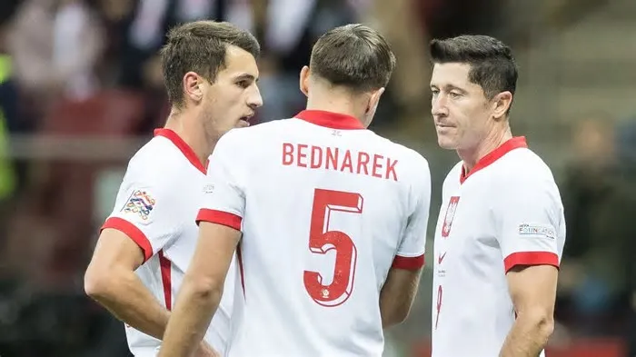 Robert Lewandowsi, avançado em final de contrato com o Barcelona, continua a ser associado ao FC Porto e é o protagonista da ...