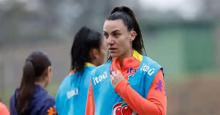 A jogadora Paloma Maciel, do Cruzeiro, sofreu uma ruptura do ligamento cruzado anterior durante um treino da seleção ...