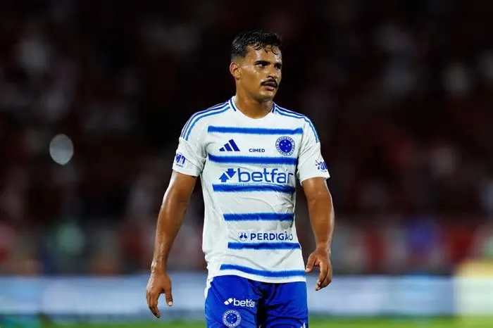 Lateral-esquerdo está perto de trocar o futebol brasileiro pela Europa após acordo avançar O Cruzeiro está muito perto de ...