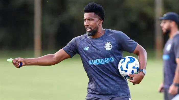 Bruno Cortez assume o Sub-15 do Grêmio e estreia no Gauchão nesta sexta-feira O ex-lateral-esquerdo Bruno Cortez é o novo ...