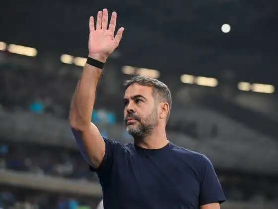 Aproveitando o hiato no calendário nacional por conta da Copa do Mundo, a diretoria do Cruzeiro trabalha nos bastidores para ...