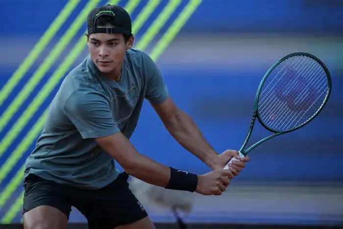 No domingo, será a vez da decisão masculina. O alemão Alexander Zverev, número 3 do mundo, enfrenta o italiano Flavio Cobolli ...