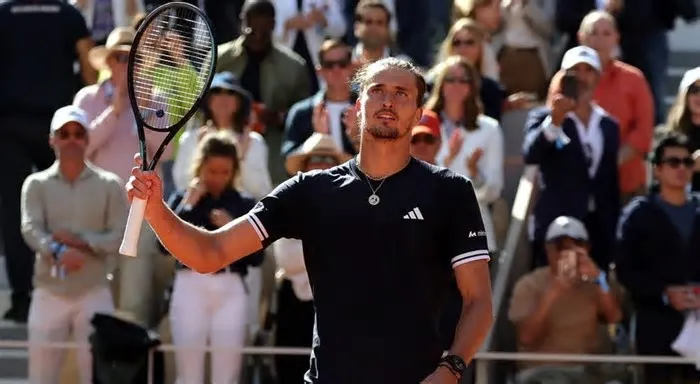 O tenista alemão Alexander Zverev, número três mundial, qualificou-se hoje pela segunda vez na carreira para a final de ...
