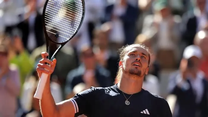 O tenista alemão Alexander Zverev, número três mundial, qualificou-se pela segunda vez na carreira para a final de Roland ...