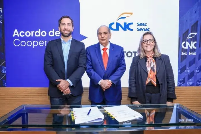 A TOTVS anunciou, nesta sexta-feira (19), um Acordo de Cooperação Técnica com a CNC, o Senac e o Sesc, assinado em Brasília ...