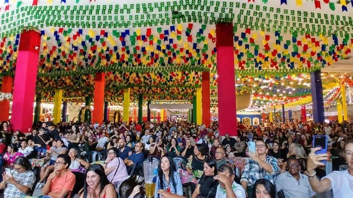 O clima junino continua tomando conta do Mangabeira Shopping nesta semana. A programação do Arraiá Mangabeira segue nesta ...