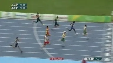 Marcelinho Carioca contagia fãs em evento que movimenta o esporte e lazer na capital; Garotas da ginástica rítmica fazem ...