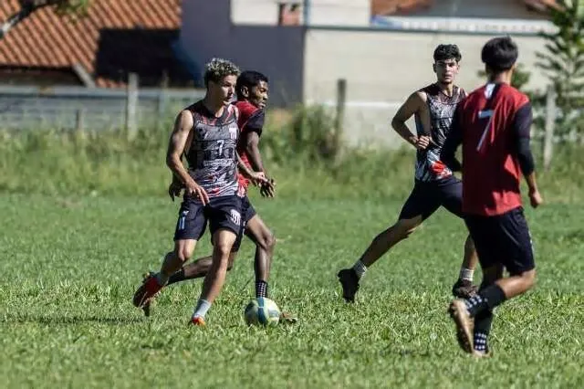 O Esporte Clube Taveirópolis, de Campo Grande, aposta em uma parceria com o Fluminense de Joinville (SC) para reforçar o ...