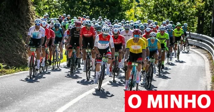 Já os ciclistas inscritos no mediofondo terão pela frente 89 km, atravessando paisagens classificadas pela UNESCO como ...