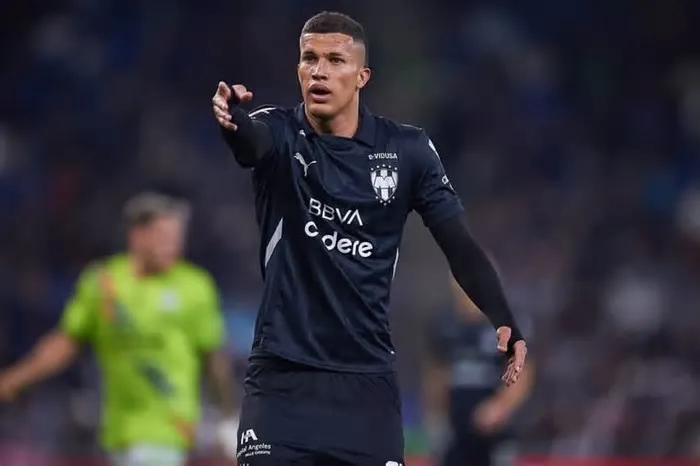 O Vasco tem interesse na contratação do meia Nelson Deossa, do Real Betis, da Espanha, para reforçar o elenco na atual ...