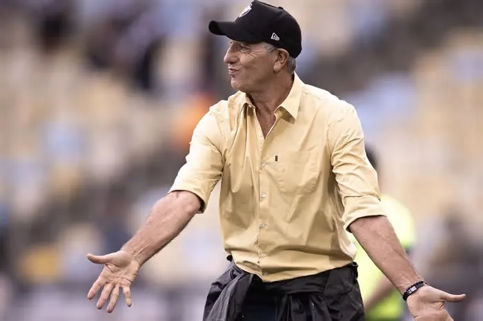 Treinador encerrou terceira passagem pelo clube após 106 dias e agradeceu diretoria, elenco e funcionários em publicação nas ...