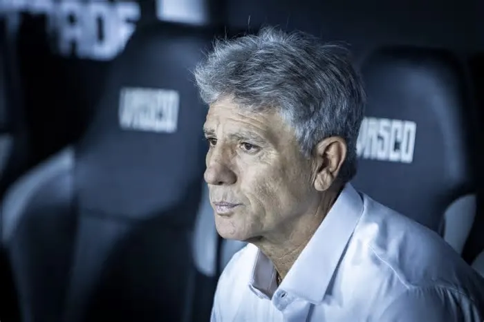 Pelo Instagram, o treinador agradeceu ao presidente Pedrinho e afirmou que o clube sempre terá um lugar especial no seu ...