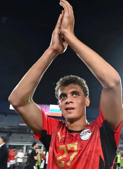 Hamza Abdelkarim, de 18 anos, deixa o Al Ahly em definitivo após se destacar na base catalã e já está nos planos do Egito ...