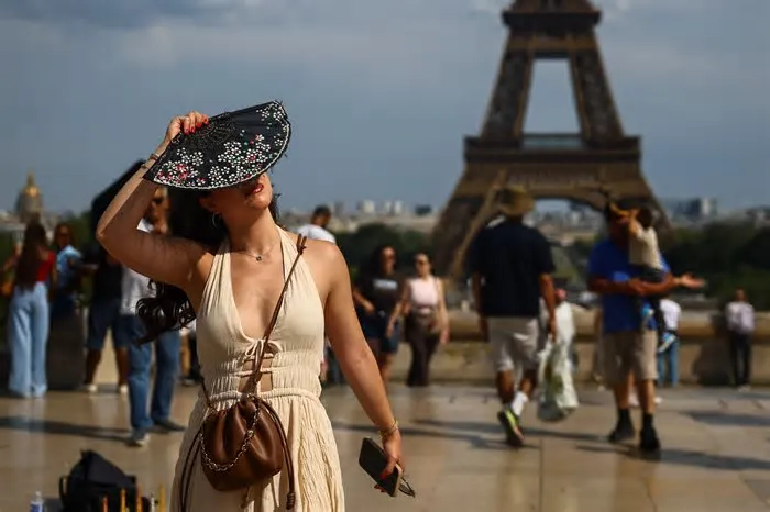 Com cerca de mil mortes acima do esperado na França, temperaturas recordes em diferentes países e impactos sobre hospitais, ...