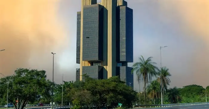 Relatório, divulgado nesta sexta-feira, é assinado por chefe de economia do banco para o Brasil e de estratégia para a ...