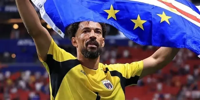 Vozinha encarou Atlético-MG e Cruzeiro em amistoso realizados em 2013, quando atuava pelo Progresso, da Angola ...