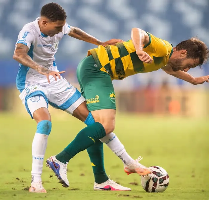 O Londrina ficou no empate por 2 a 2 com o Cuiabá na noite desta quinta-feira (25), na Arena Pantanal, pela 15ª rodada da ...